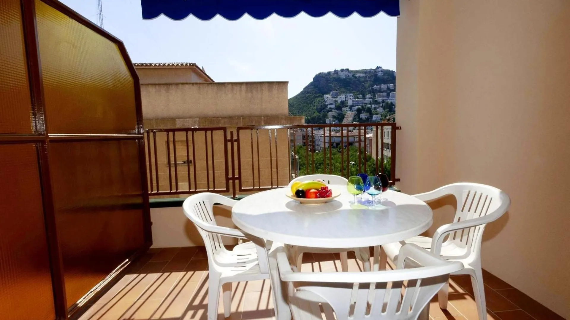 Comfortable And Spacious Apartment In Roses