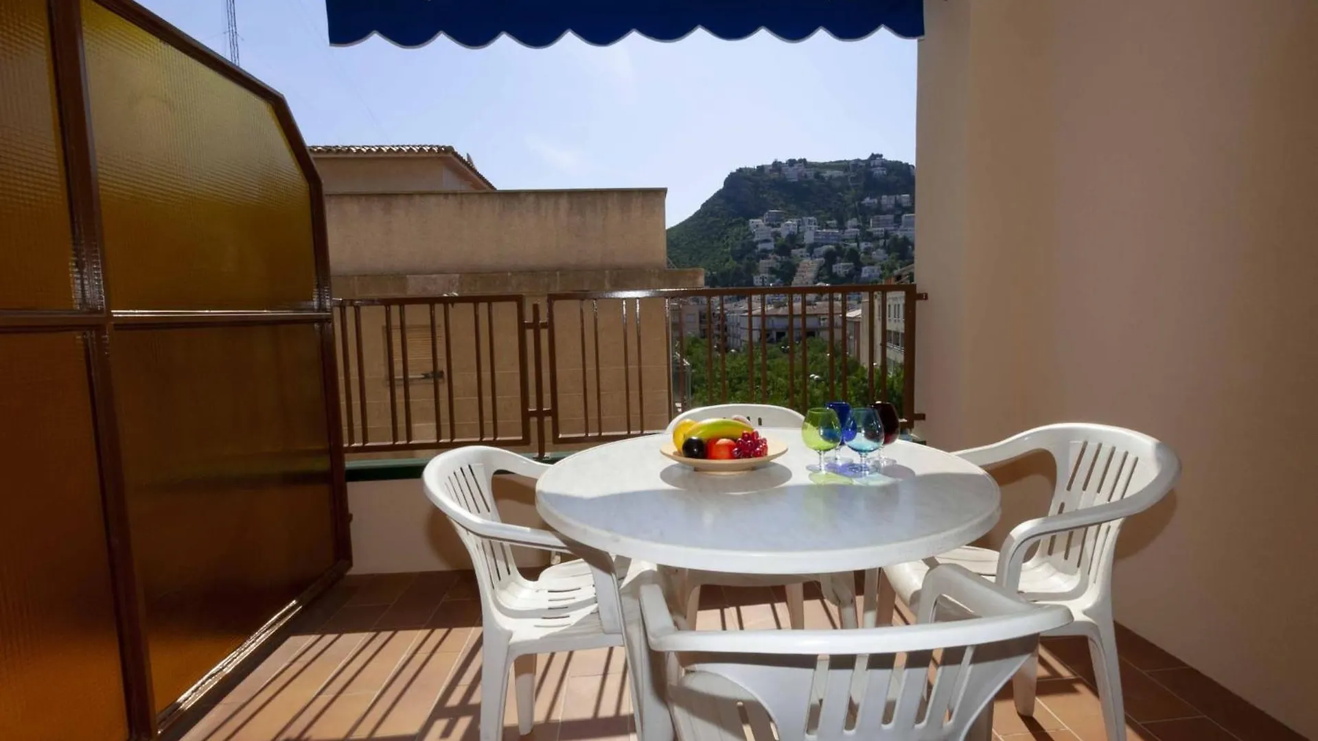 Comfortable And Spacious Apartment In Roses