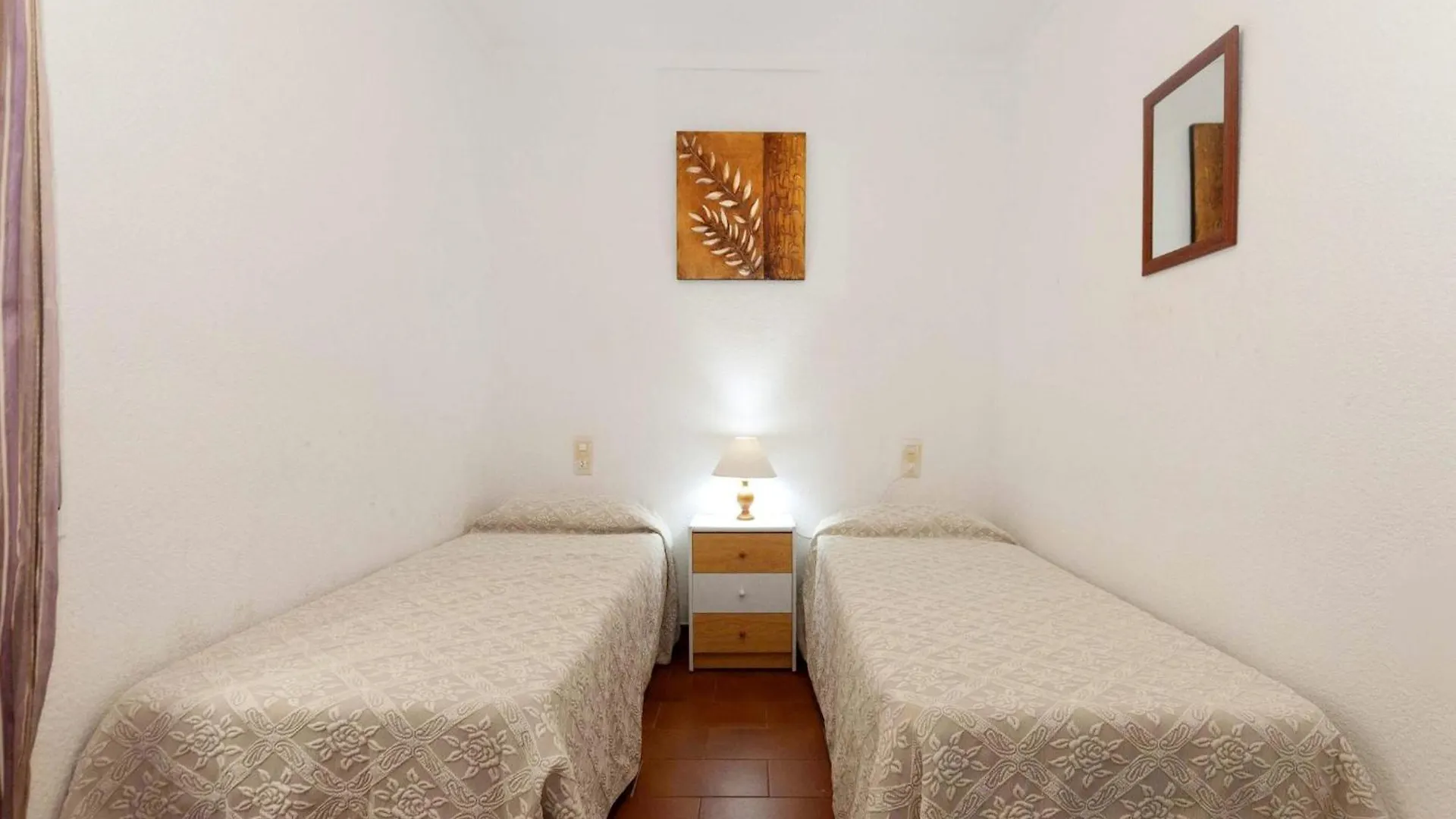 Comfortable And Spacious Apartment In Roses