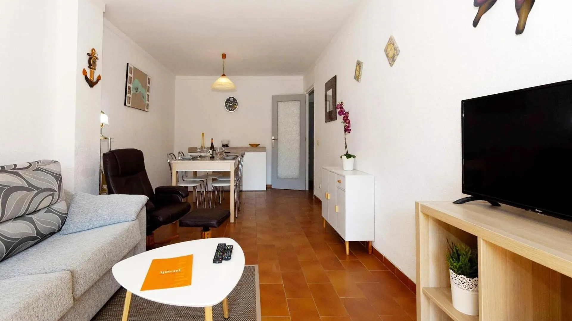 Comfortable And Spacious Apartment In Roses